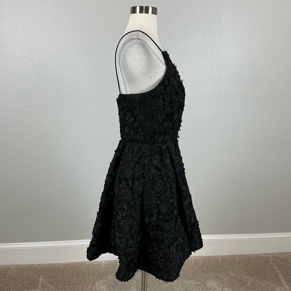 AQUA Embroidered Lace Fit and Flare Mini Cocktail Dress Black Size 8 LBD - Picture 4 of 13